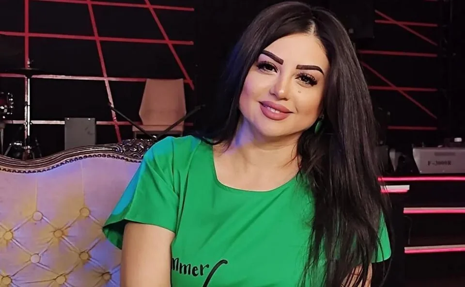 20 illik xoşbəxt evliliyinin sirrini açdı - İşdən çıxanda rəfiqələrim gəzməyə mən isə evə gedirəm