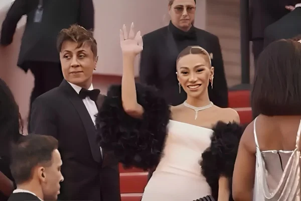 Kann festivalına gedən Röyanı pərt elədilər - Şok sözlər