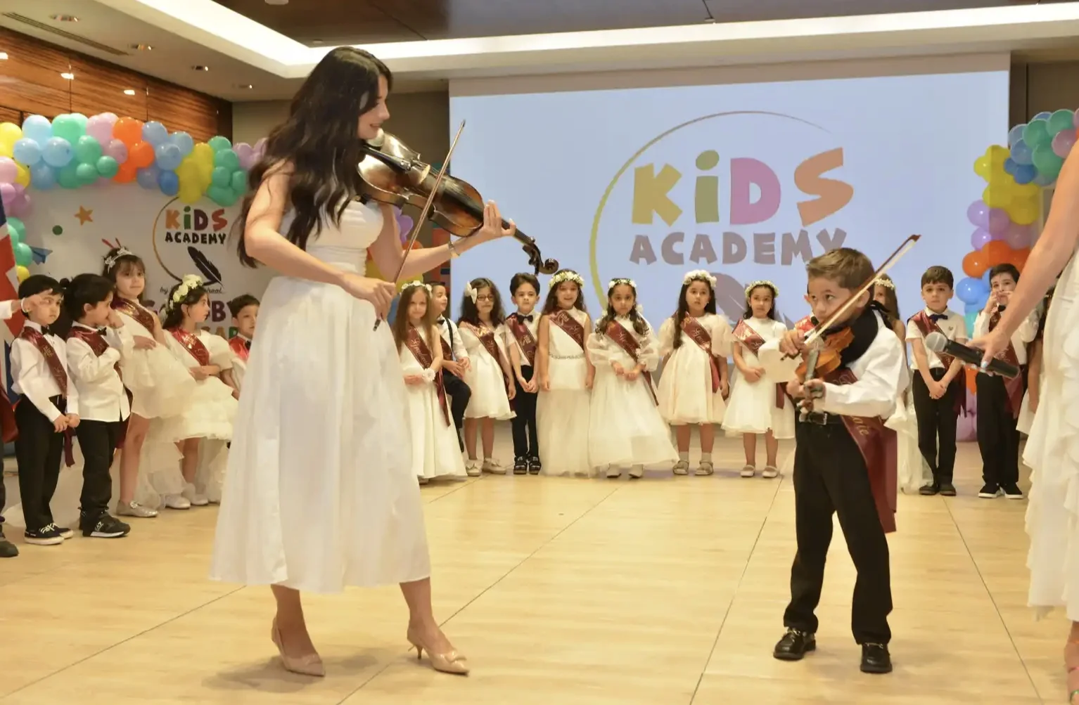 “Kids Academy by British School”da məktəbəqədər qrupların Məzun Günü keçirilib