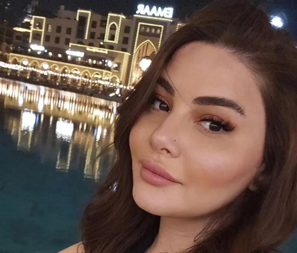 &quot;Hamı sənin kimi gecə saat 3-də &quot;TikTok&quot;da şir DİLƏNMİR&quot;