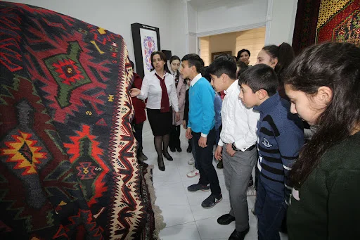 Şagirdlər muzeylərə, teatrlara... niyə getmirlər? - 