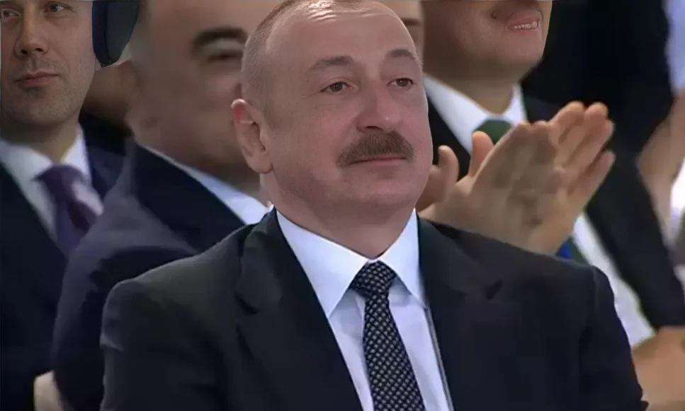 Xalq artisti oxudu, Prezident kövrəldi - Video